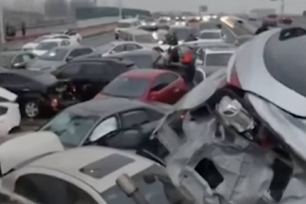 Over 100 cars crash in massive Chinese pile-up